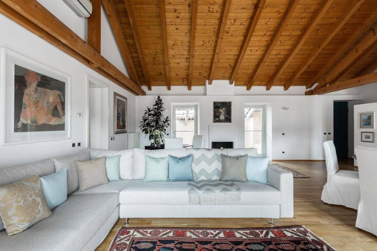 A Casa Nuccia Mansarda By Holiday Solutions Como Eksteriør bilde